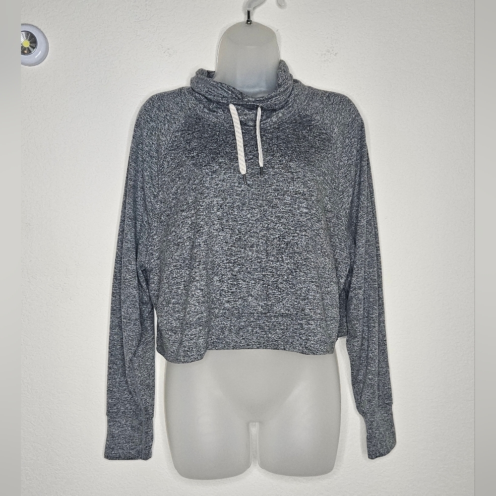 Vuori Halo Crop Funnel Neck Pullover Long Sleeve In Heather Grey Large Relaxed